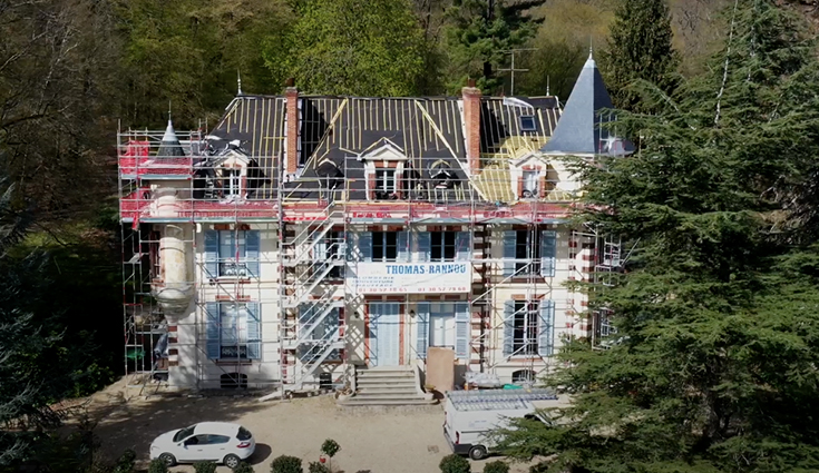 Ristrutturazione della copertura di un castello con Triso-Toiture